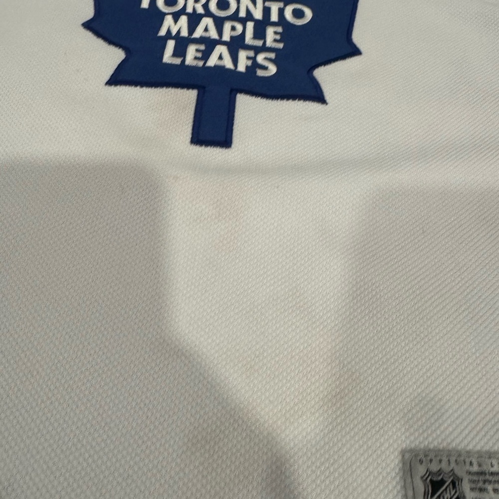 Reebok Toronto Maple Leafs NHL Hockey Jersey - Picture 8 of 9